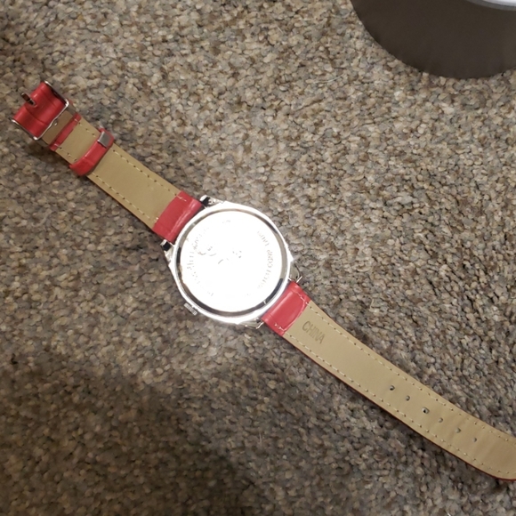 Watch - Picture 2 of 3